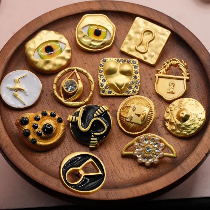 Craft Embellishment - ヴィンテージメタルボタン ハート型 アーティスティックアイデザイン 装飾用縫製素材 衣料品DIY ブレザー